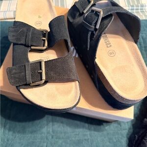 Cushionaire wedge Black Suede Sandals